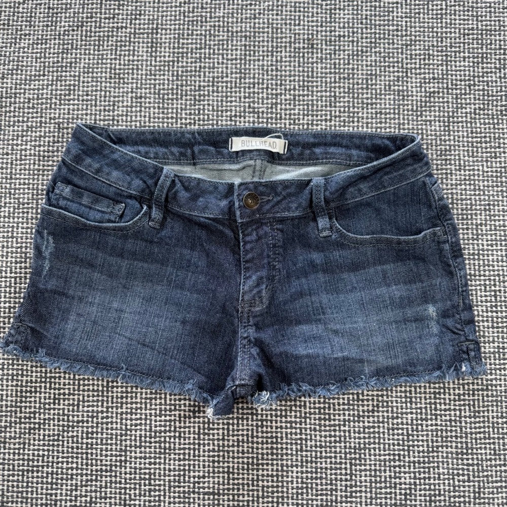 Bullhead Dark Wash Denim Shorts Low Rise Raw Hem Distressed Size 5 Cut Offs